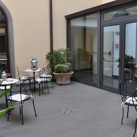 Hotel Urbano V-3